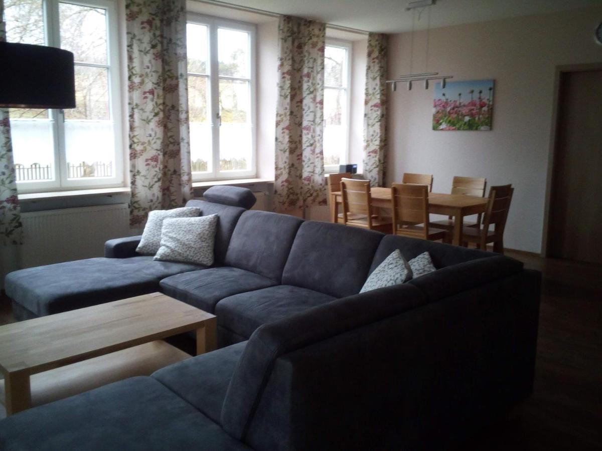 Ferienwohnung Kopold "Im Alten Schulhaus" Pottmes Exterior foto